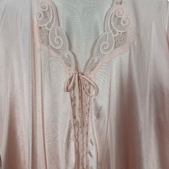 Vintage JC Penney Silky Nylon Bed Jacket Medium Light Pink Lace Trim Short Robe - Picture 3 of 7